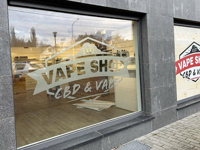VDFA décoration vitrine sticker sablage publicitaire de vitrine magasin commerce à namur