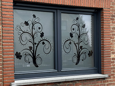 VDFA décoration vitrine sticker sablage publicitaire de vitrine magasin commerce à namur
